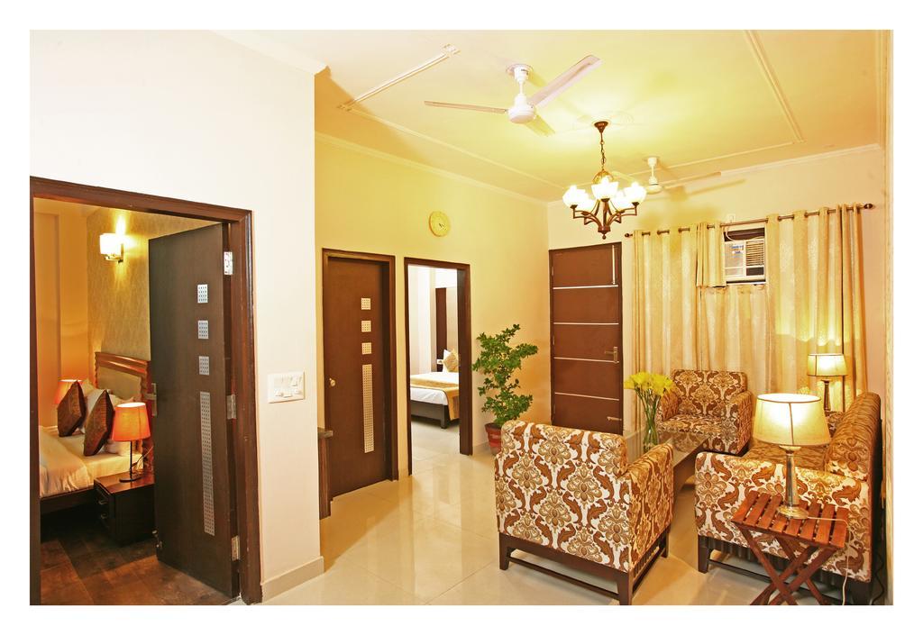 Evergreen 2Bhk Service Apartment Vasant Kunj Fortis Ilbs Нью-Делі Екстер'єр фото